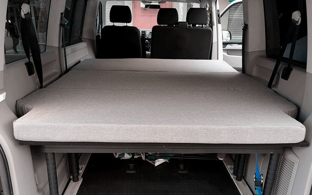 K`Foam Faltmatratze mit Visko für Hinterraum VW T5 / T6 / T6.1 Multivan, Caravelle und California Beach 