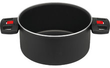 Casserole noire avec deux poignées latérales sur fond blanc