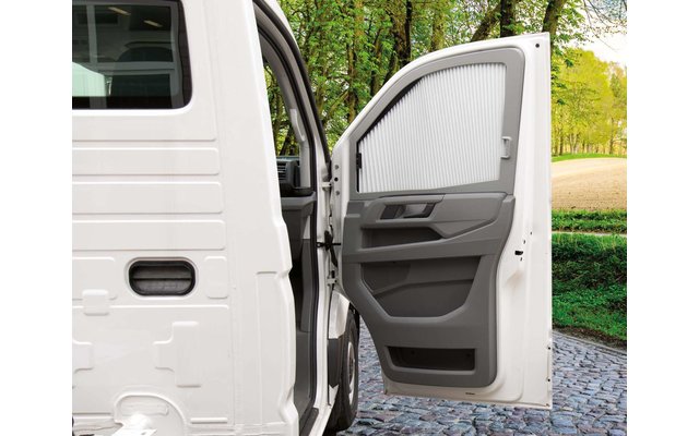 Oscurecedor frontal Remis REMIfront V VW Crafter desde 2019, vertical, vehículo con compartimento portaobjetos superior, marco gris, plisado gris claro
