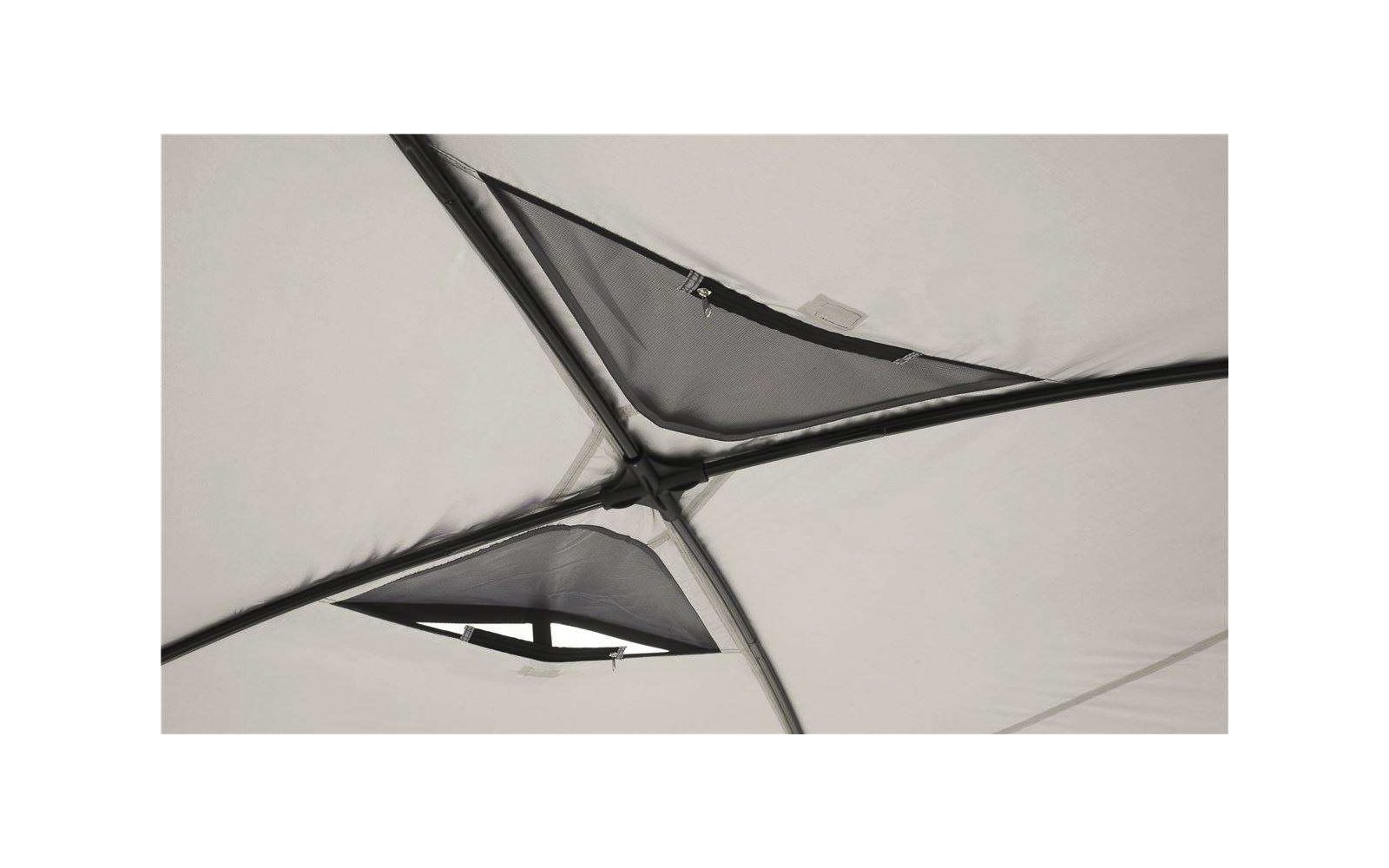 Detailaufnahme von zwei überlappenden, abstrakten schwarzen Linien auf einem hellen Hintergrund