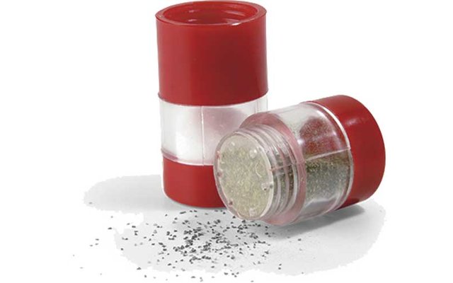 Coghlans salt / pepper shaker 2.2 x 5.7 cm red