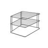 Trois cubes en verre emboîtés sur fond blanc