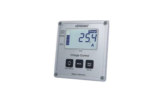 Display eines Votronic Charge Control Geräts mit Anzeige 25,4 A