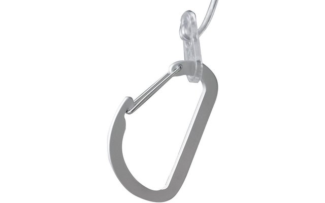 Silberner Karabinerhaken an einer Schnur