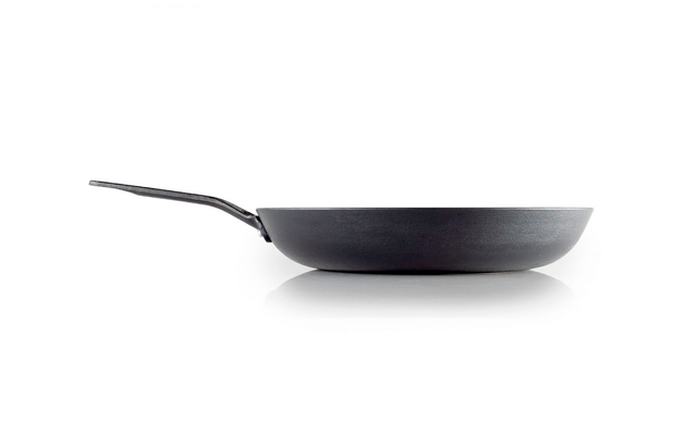 GSI Guidecast cast iron frying pan 30.5 cm
