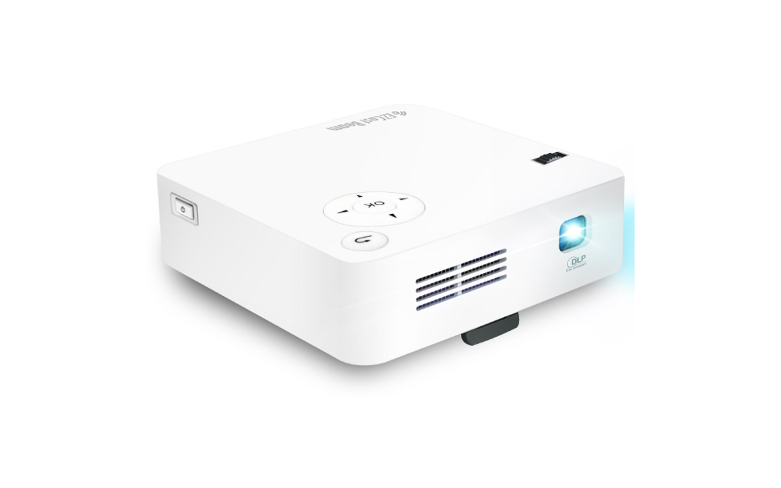 Weißer digitaler Projektor mit leuchtendem Objektiv auf weißem Hintergrund