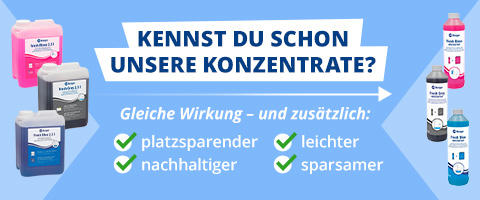 Blaues Banner mit mittiger weißer Tafel 'KENNST DU SCHON UNSERE KONZENTRATE?' und Pfeil nach rechts. Darunter 'Gleiche Wirkung – und zusätzlich:' und vier grüne Häkchen mit 'platzsparender', 'nachhaltiger', 'leichter', 'sparsamer'. Links Stapel farbi