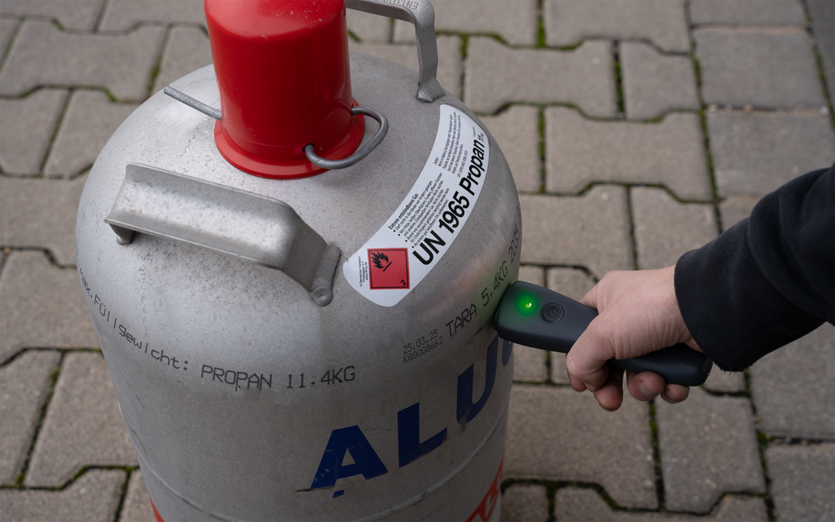 Der Berger CH410 Gascontrol F&uuml;llstandsmesser an einer Gasflasche im Einsatz.