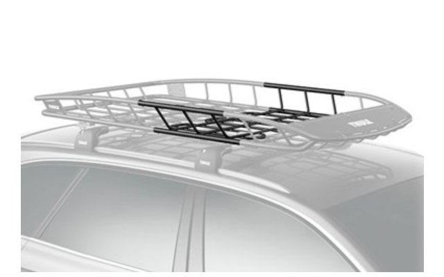 Panier de toit en métal noir sur les barres de toit d'une voiture, avec fond en treillis et côtés relevés ; partie du toit et des vitres visible